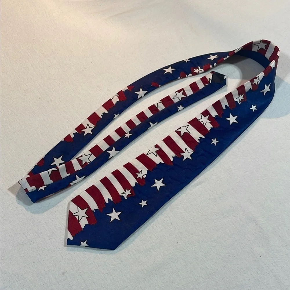 L’Art D’espace Patriotic Silk Tie with Star and Stripe Design Red White Blue